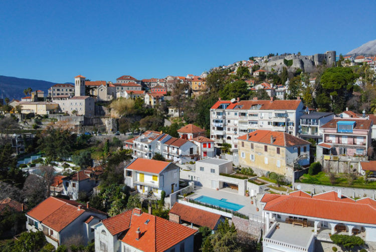 Стоимость квадратного метра жилья в Черногории выросла