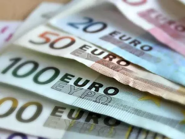Salaire supérieur à 100 mille euros