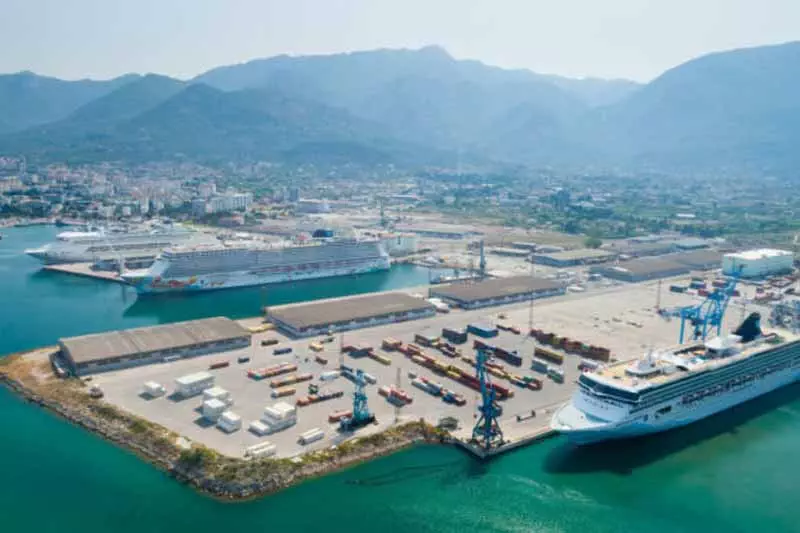 Le gouvernement veut devenir propriétaire à 100% du principal port maritime du Monténégro