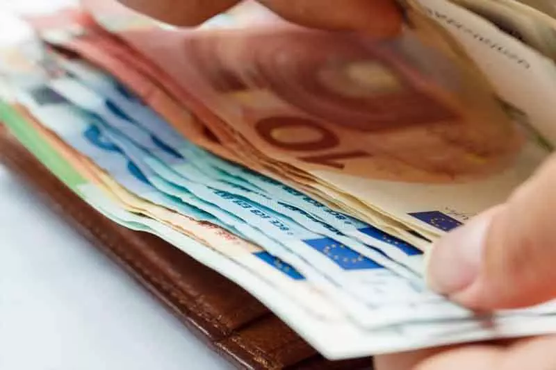 Средняя зарплата в Черногории составила 718 евро